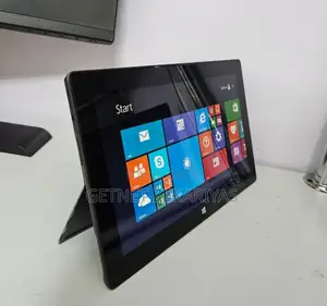 New Laptop Microsoft Surface 2GB Intel Core I3 SSD 32GB