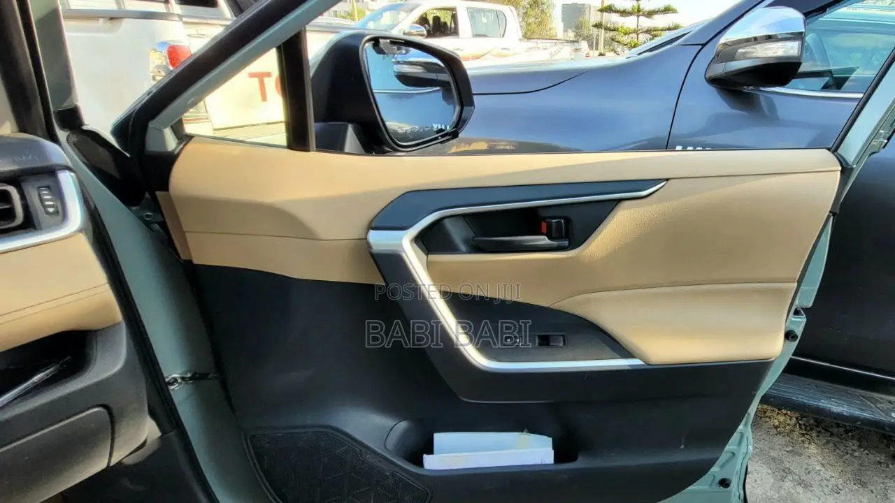 Toyota RAV4 2022 Green