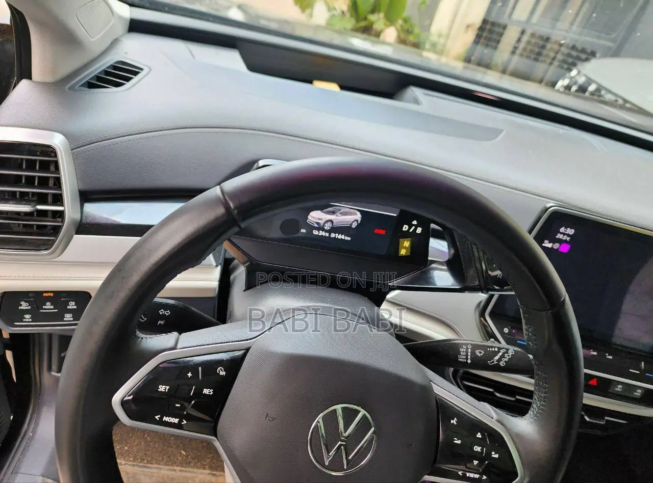 New Mercedes-Benz 300E 2023 Matt Black