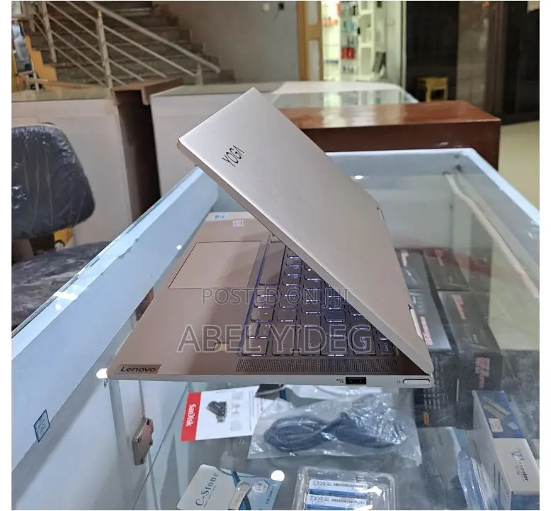 New Laptop Lenovo Yoga C740 8GB Intel Core I5 SSD 512GB