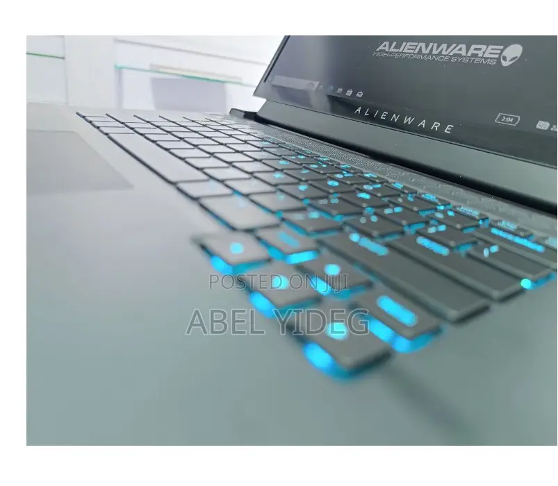 New Laptop Alienware M17x R2 32GB Intel Core I9 SSD 1T