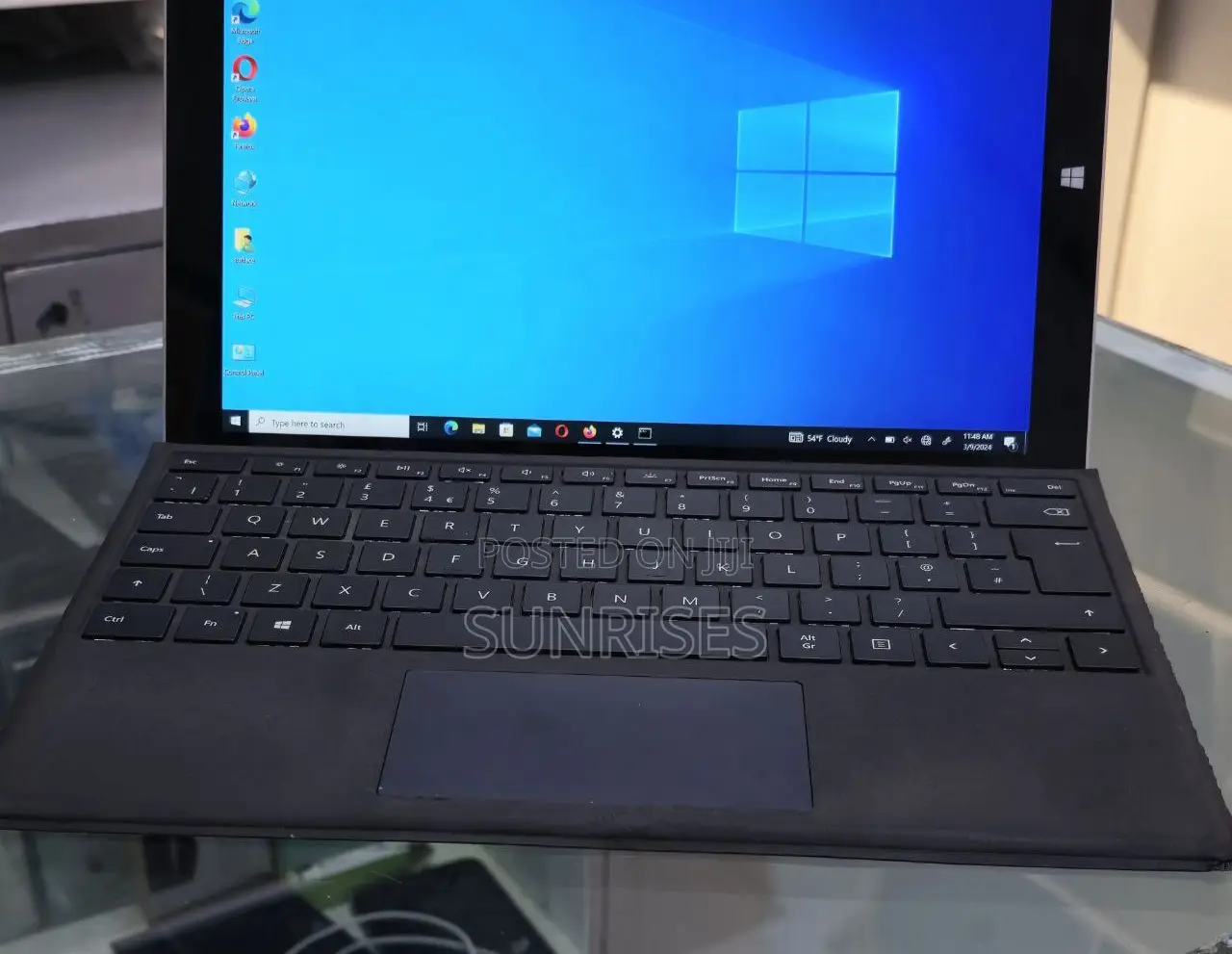 New Laptop Microsoft Surface 4GB Intel Core I5 SSD 128GB