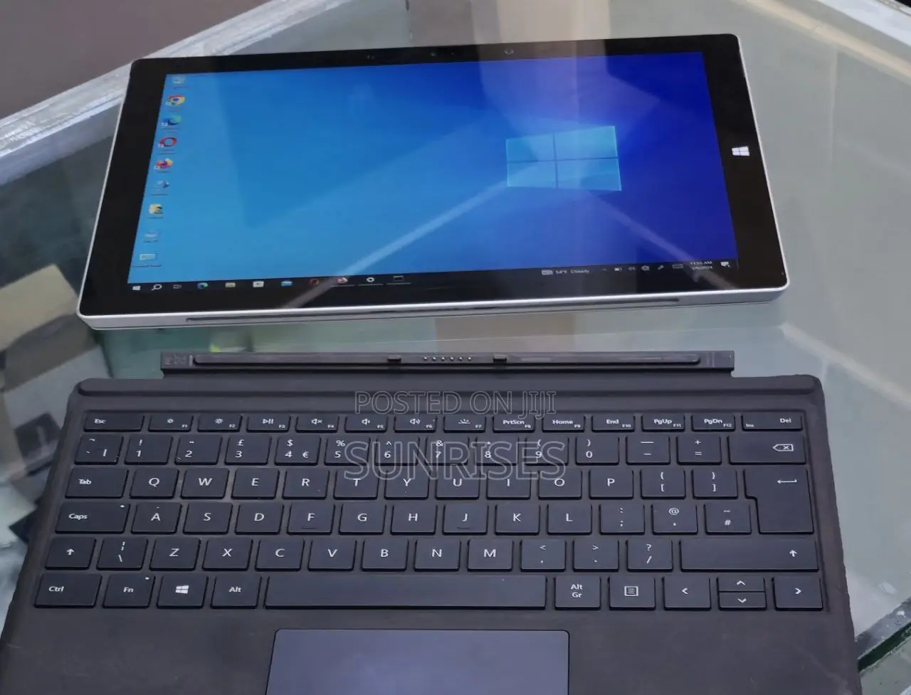 New Laptop Microsoft Surface 4GB Intel Core I5 SSD 128GB