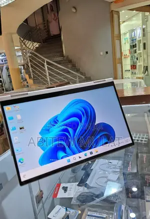 New Laptop Lenovo Yoga C740 8GB Intel Core I5 SSD 512GB