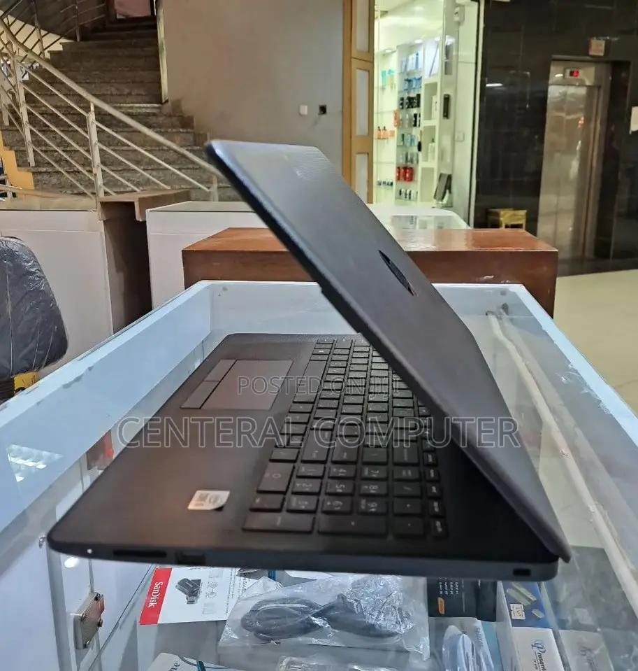 New Laptop HP Stream Notebook 8GB Intel Core I5 HDD 1T