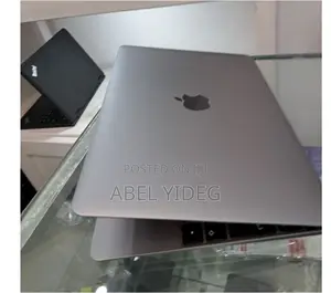 New Laptop Apple MacBook Pro 2017 8GB Intel Core I5 SSD 512GB