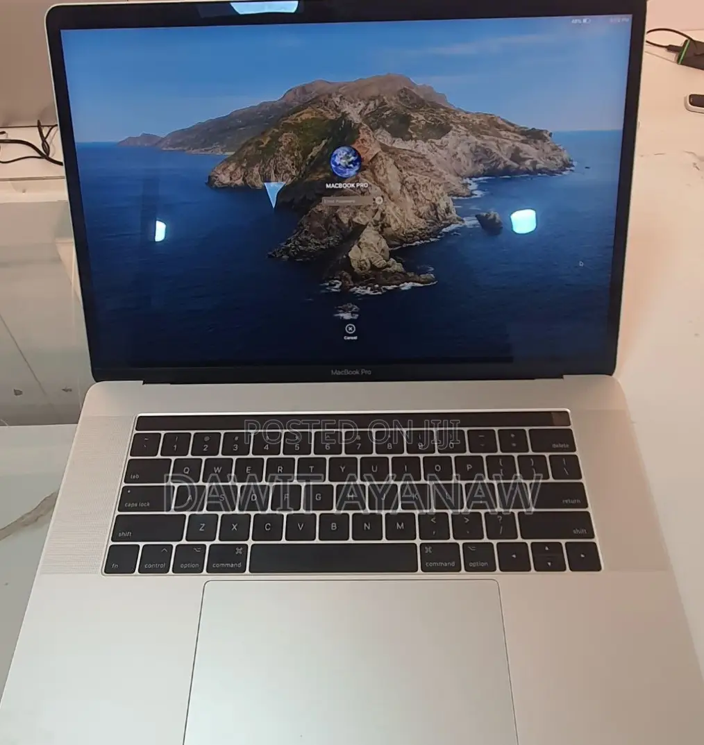 New Laptop Apple MacBook Pro 2018 16GB Intel Core i7 SSD 512GB