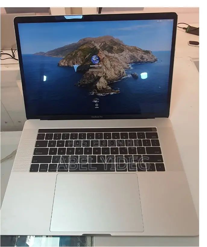 New Laptop Apple MacBook Pro 2018 16GB Intel Core I7 SSD 512GB