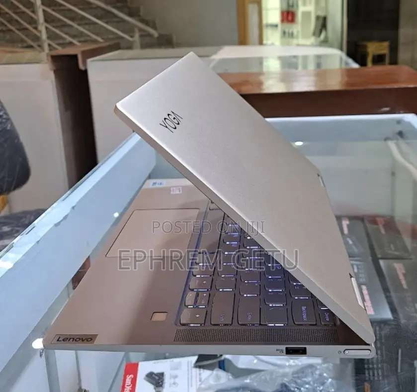 New Laptop Lenovo Yoga C740 8GB Intel Core I5 SSD 512GB