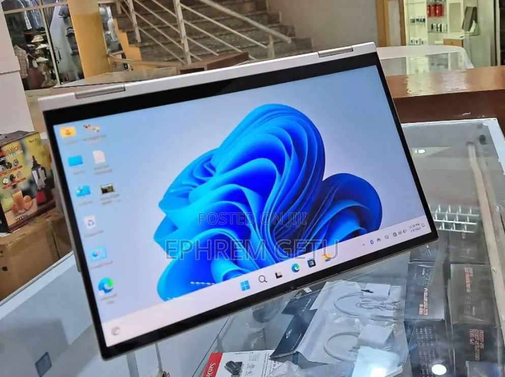 New Laptop Lenovo Yoga C740 8GB Intel Core I5 SSD 512GB