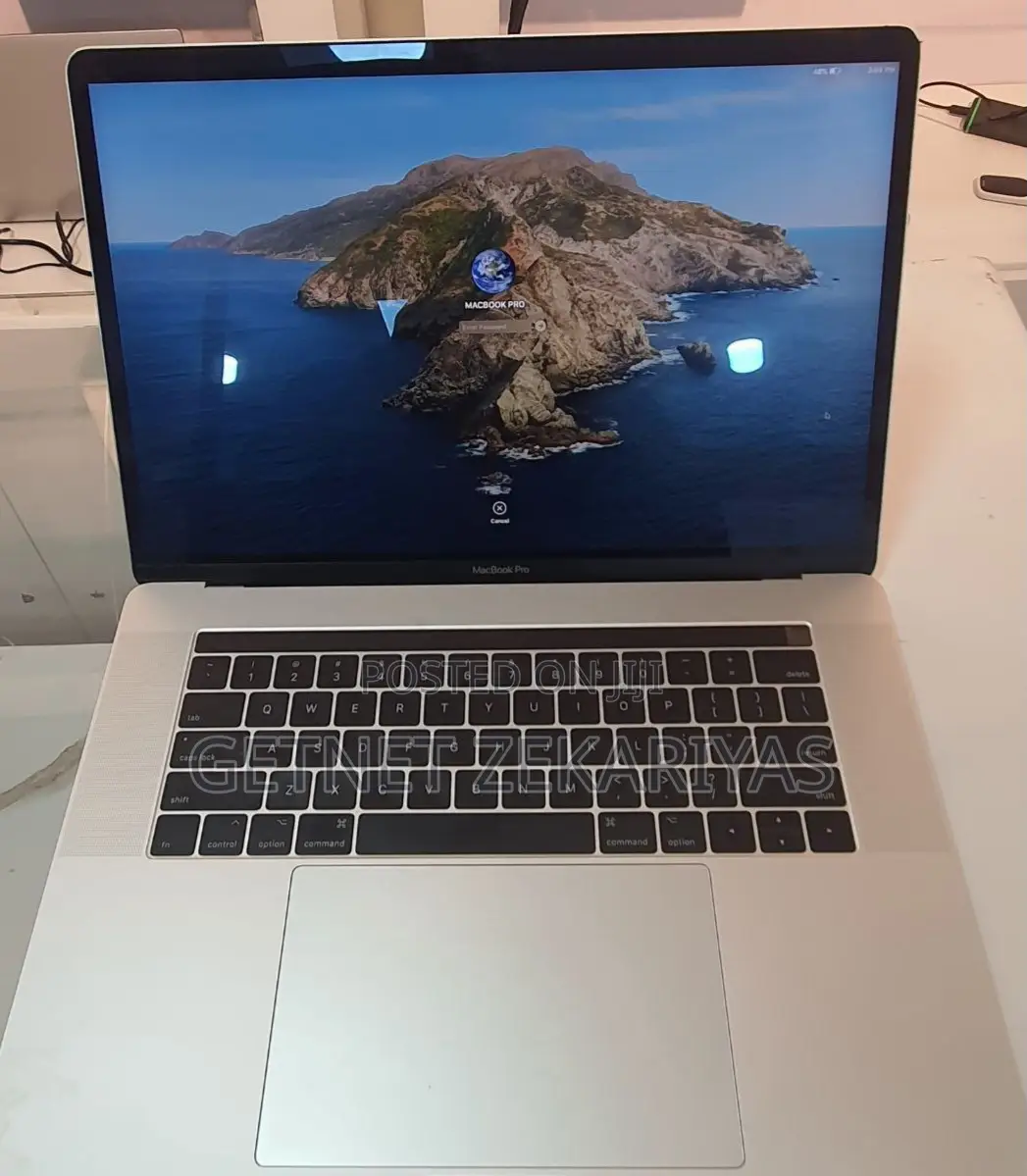 New Laptop Apple MacBook Pro 2018 16GB Intel Core i7 SSD 512GB
