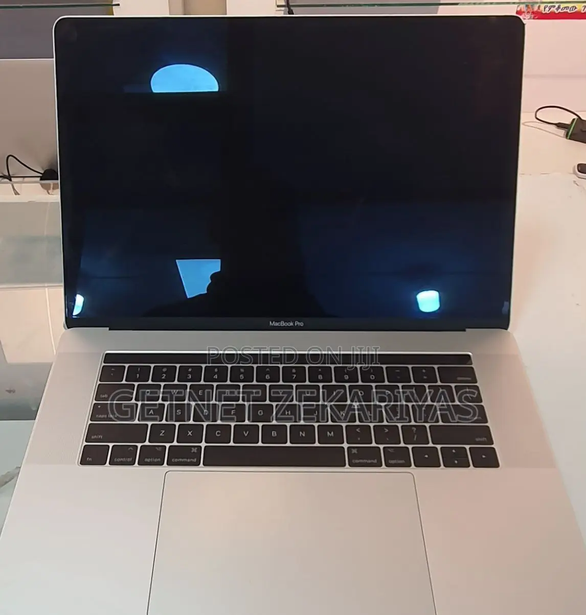 New Laptop Apple MacBook Pro 2018 16GB Intel Core i7 SSD 512GB