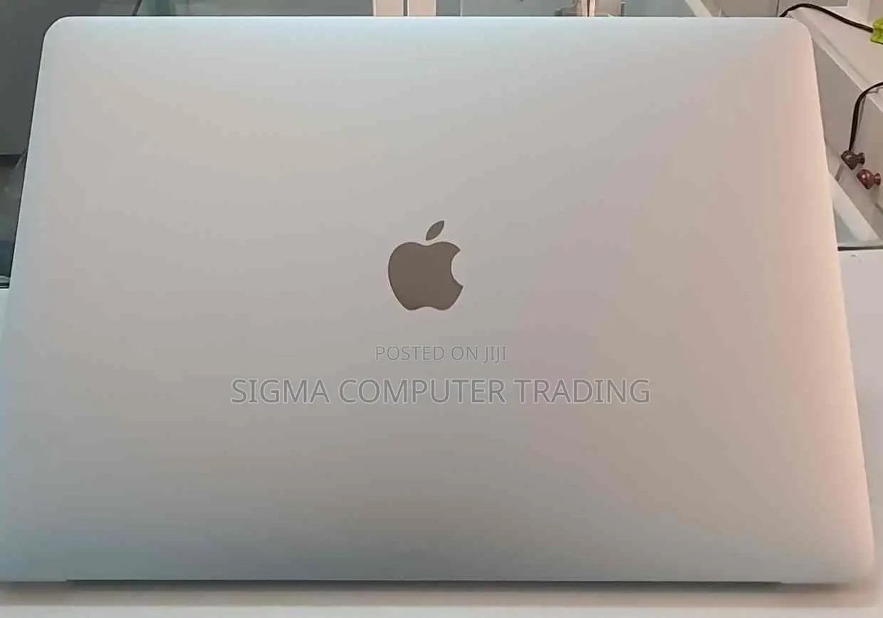 New Laptop Apple MacBook Pro 2018 16GB Intel Core I7 SSD 512GB