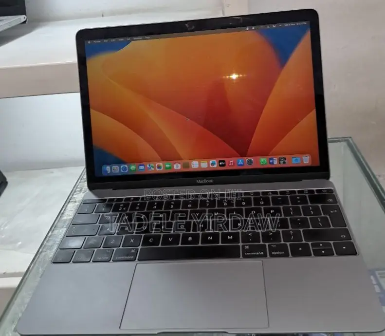 New Laptop Apple MacBook 2017 8GB Intel Core I5 SSD 512GB