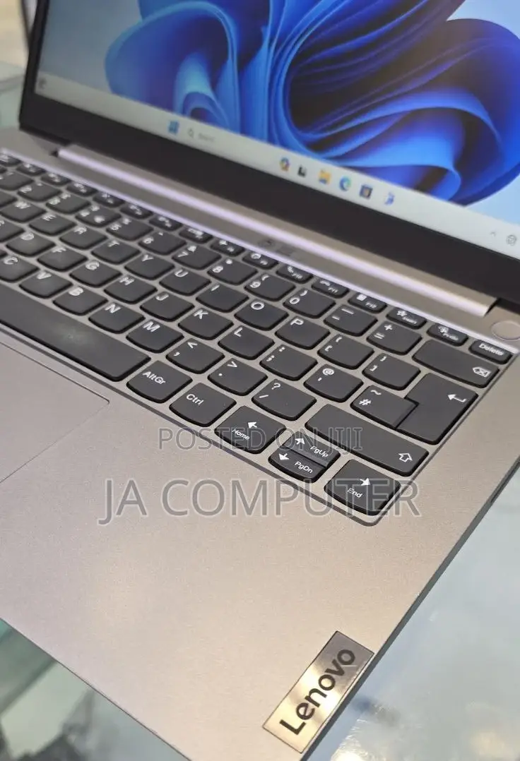 New Laptop Lenovo ThinkBook 13 16GB Intel Core I5 SSD 512GB