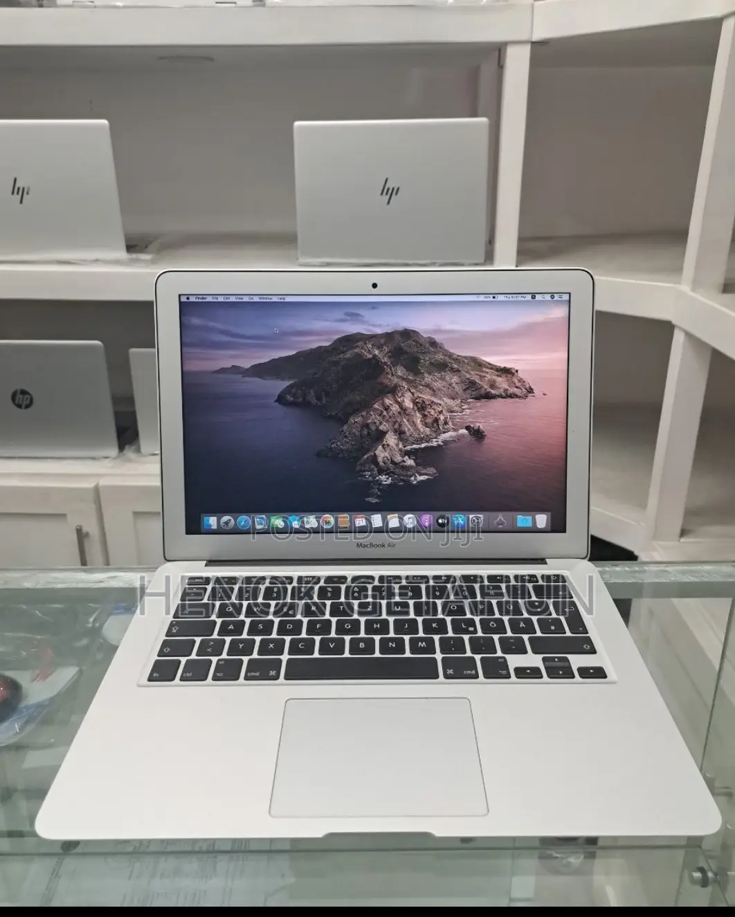 New Laptop Apple MacBook Pro 2017 8GB Intel Core i5 SSD 128GB