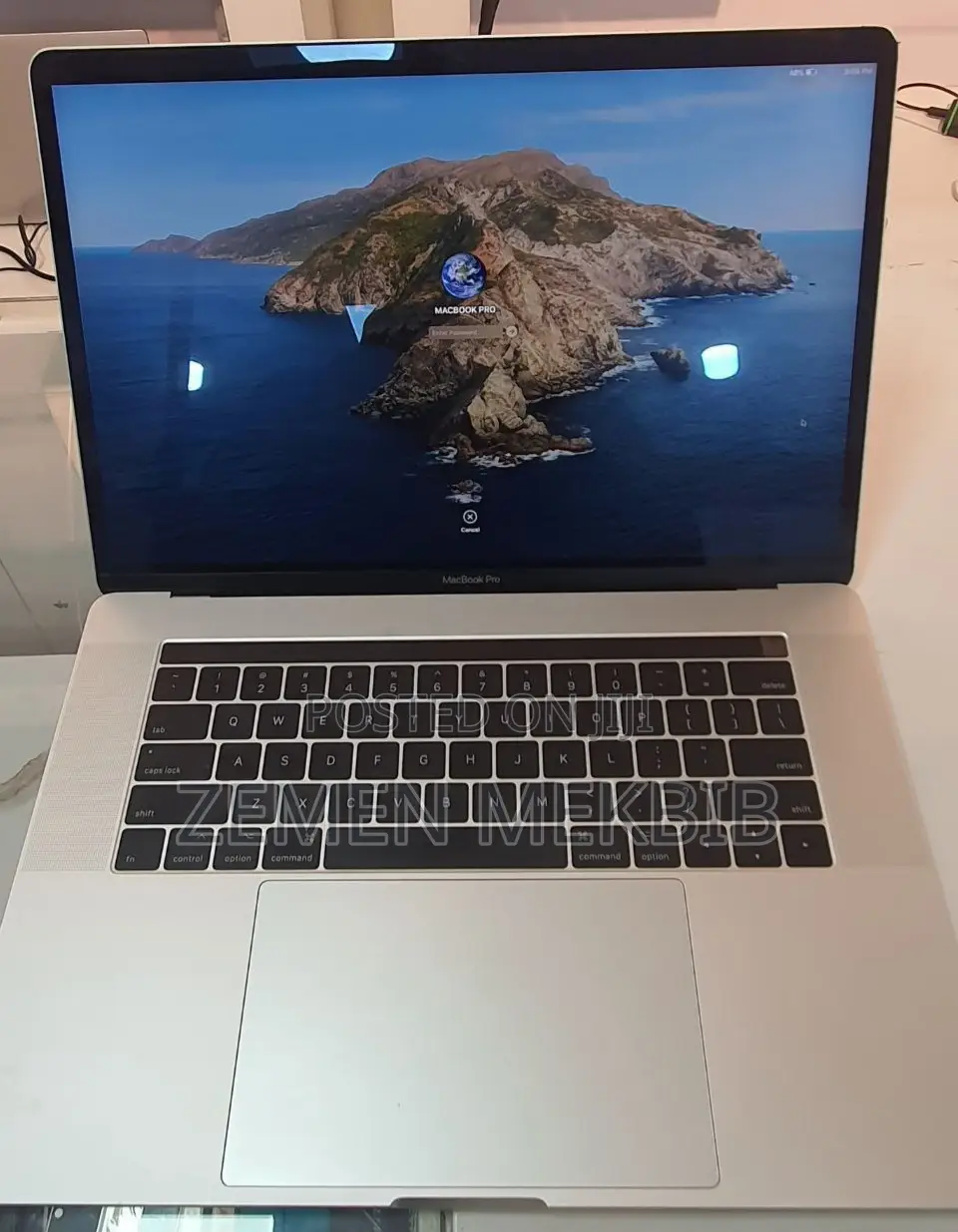 New Laptop Apple MacBook Pro 2018 16GB Intel Core I7 SSD 512GB