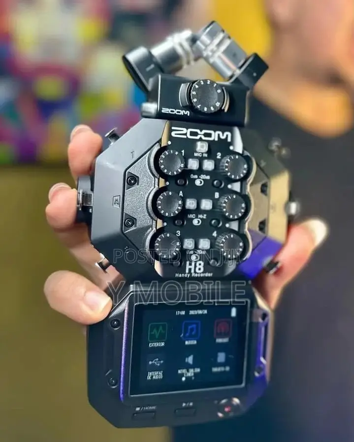 Zoom H8 8-Input/ 12-Track Port