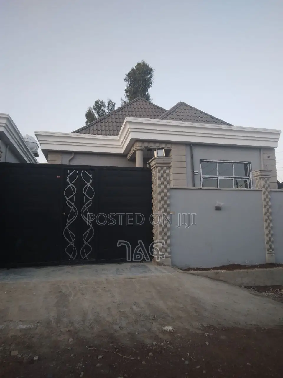 3bdrm Villa in ፊጋ አካባቢ በጣም አሪፍ ተደርጎ, Bole for sale