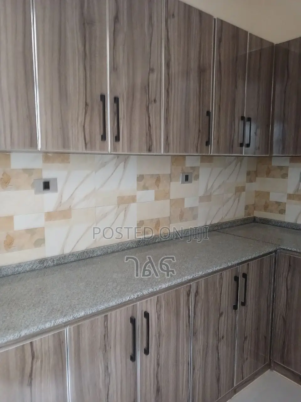 3bdrm Villa in ፊጋ አካባቢ በጣም አሪፍ ተደርጎ, Bole for sale