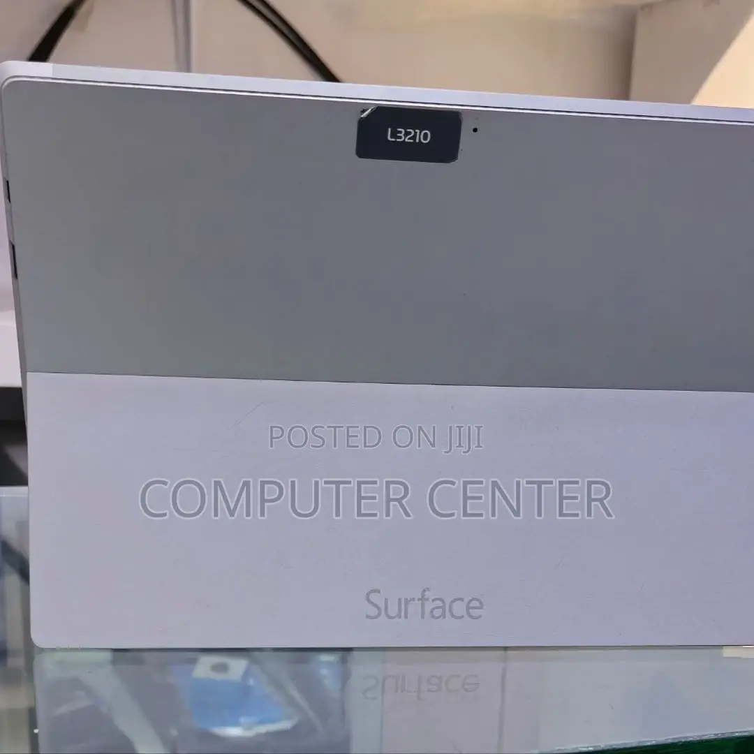 New Laptop Microsoft Surface 4GB Intel Core I5 SSD 128GB