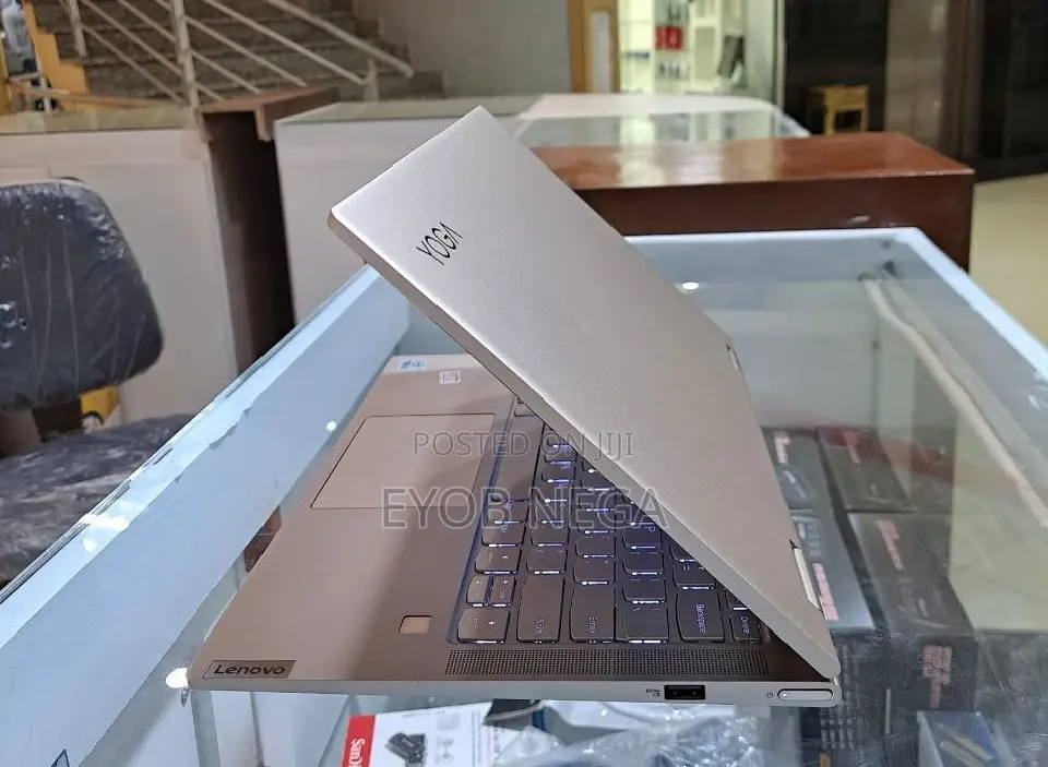 New Laptop Lenovo Yoga C740 8GB Intel Core I5 SSD 512GB