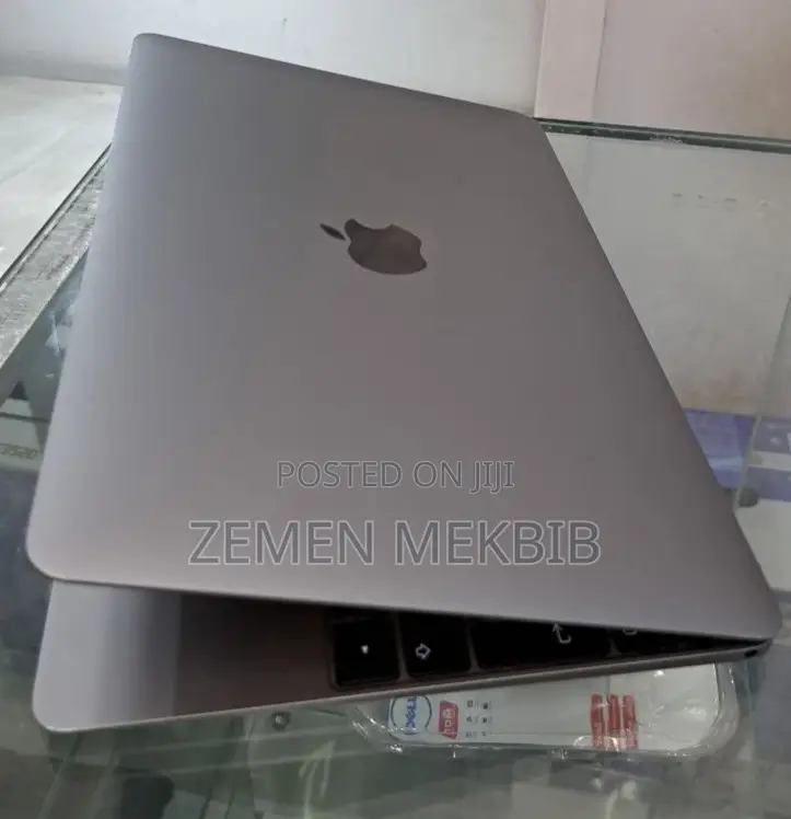 New Laptop Apple MacBook 2017 8GB Intel Core I5 SSD 512GB