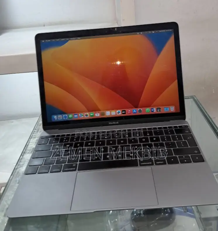 New Laptop Apple MacBook 2017 8GB Intel Core I5 SSD 512GB