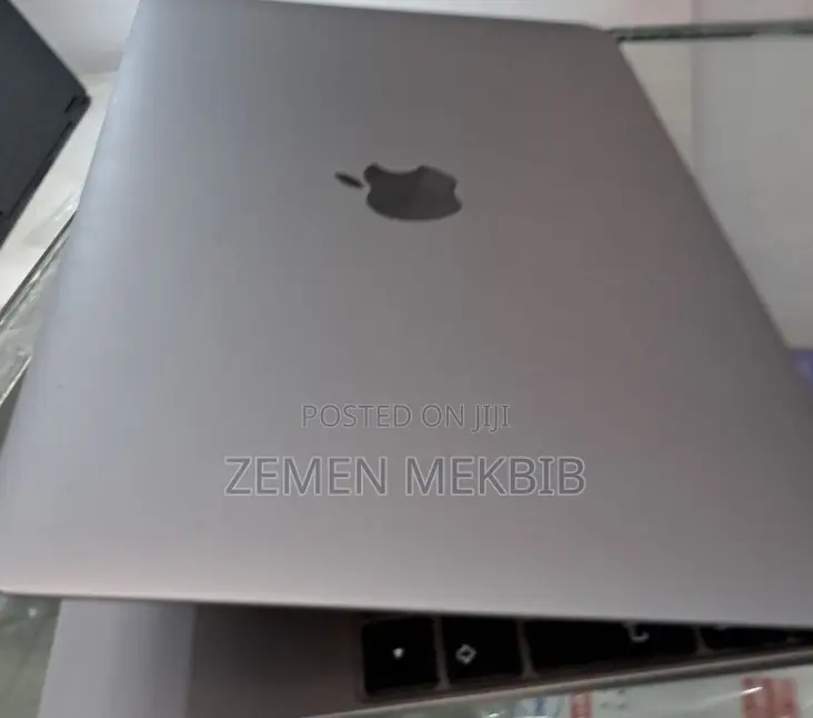 New Laptop Apple MacBook 2017 8GB Intel Core I5 SSD 512GB