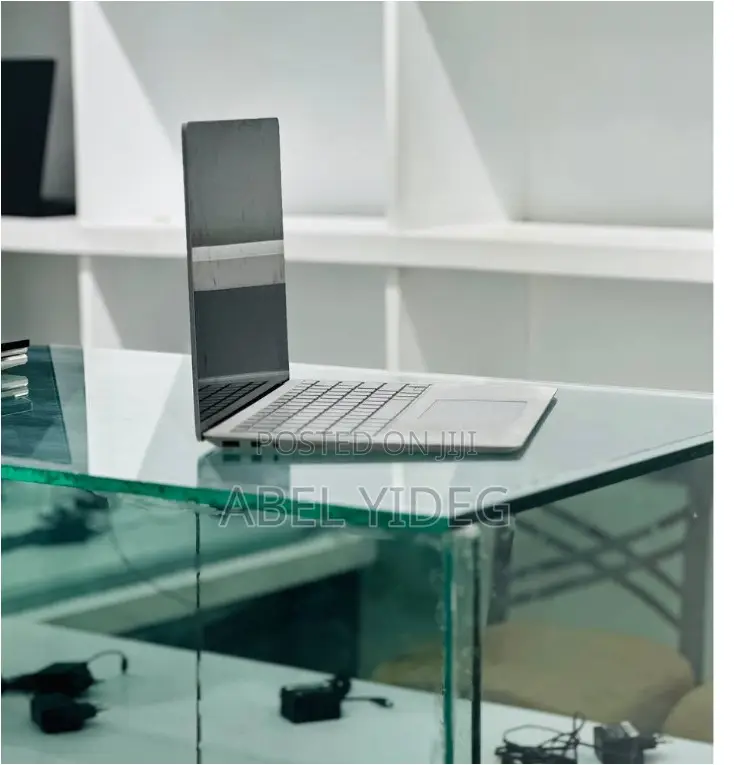 New Laptop Microsoft Surface Laptop 2 16GB Intel Core I7 SSD 512GB
