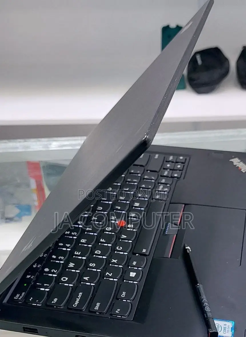 New Laptop Lenovo ThinkPad Yoga 370 16GB Intel Core I5 SSD 512GB