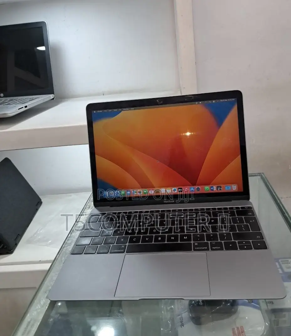 New Laptop Apple MacBook Pro 2017 8GB Intel Core I5 SSD 512GB