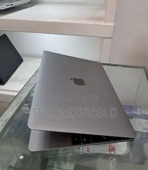 New Laptop Apple MacBook Pro 2017 8GB Intel Core I5 SSD 512GB