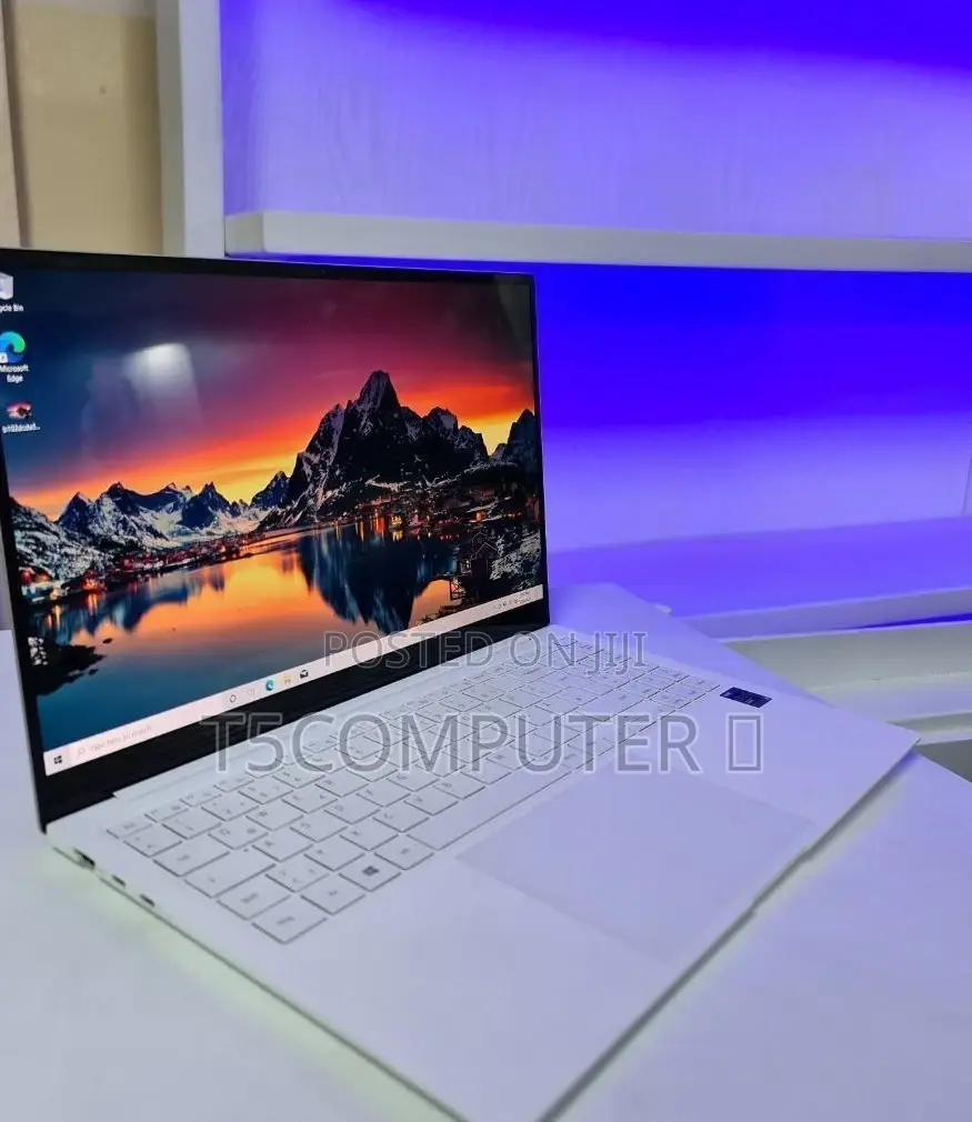 New Samsung Galaxy Book3 Pro 360 16" 16GB Intel Core I7 SSD 512GB