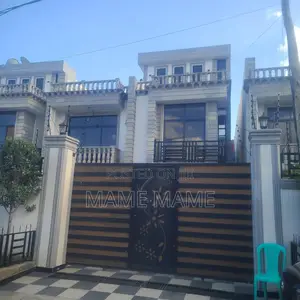 7bdrm House in Addis Abeba, Bole for sale