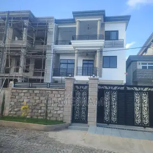 7bdrm House in Addis Abeba, Bole for sale