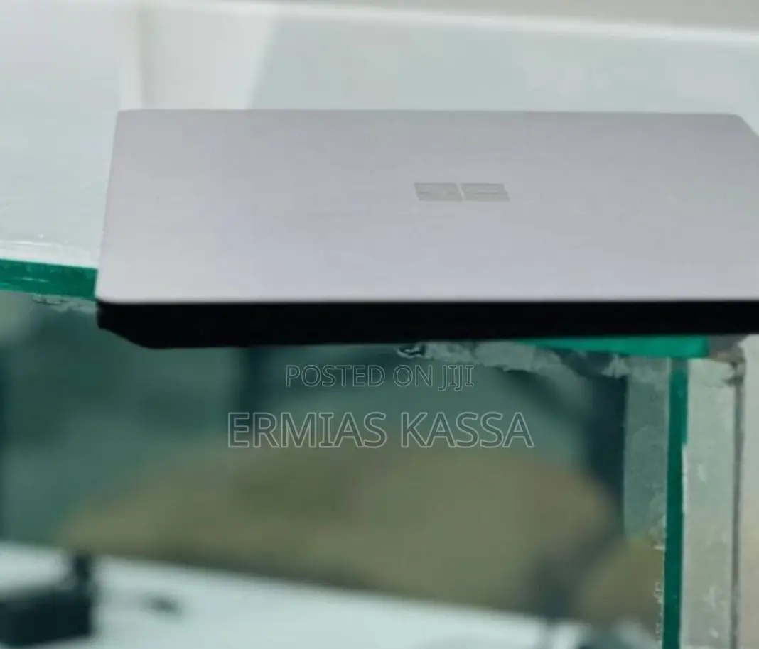 New Laptop Microsoft Surface Laptop 2 16GB Intel Core I7 SSD 512GB