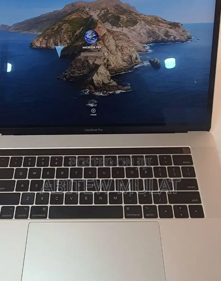 New Laptop Apple MacBook Pro 2018 16GB Intel Core i7 SSD 512GB