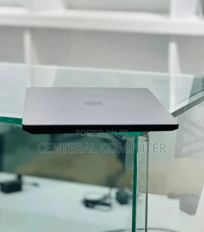 New Laptop Microsoft Surface Laptop 2 16GB Intel Core i7 SSD 512GB