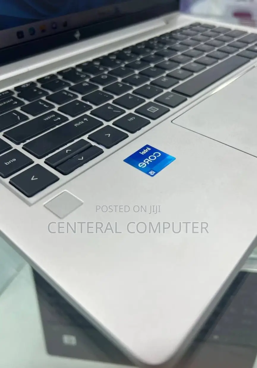 New Laptop HP EliteBook 840 G8 16GB Intel Core I7 SSD 512GB