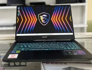 New MSI Creator 17 B11uh-416 16GB Intel Core I7 SSHD (Hybrid) 512GB