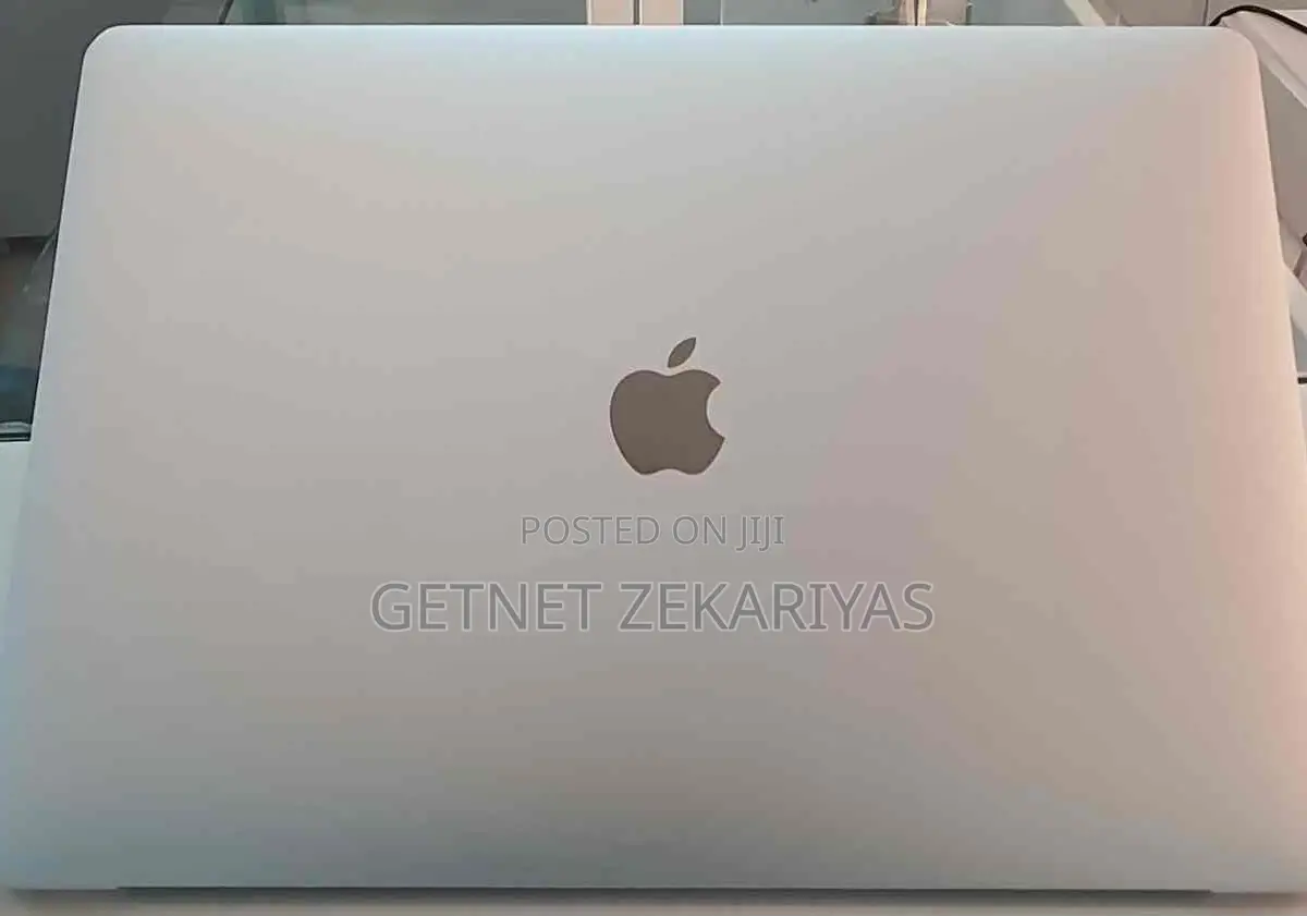 New Laptop Apple MacBook Pro 2018 16GB Intel Core i7 SSD 512GB