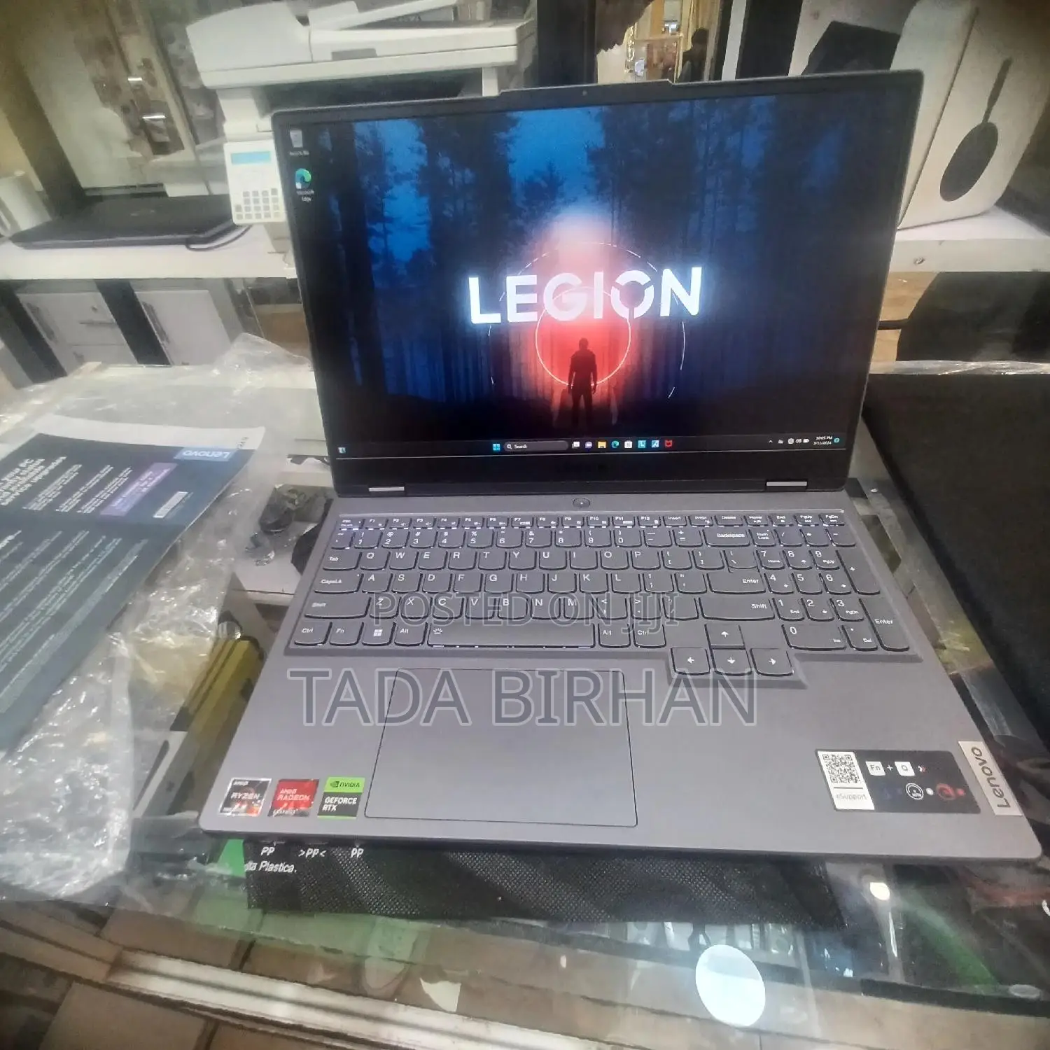 New Laptop Lenovo Legion 7 16GB AMD Ryzen 7 SSD 512GB