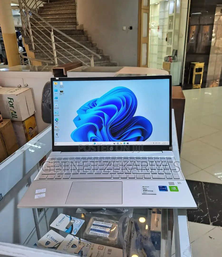 New Laptop HP Pavilion 15 16GB Intel Core I7 SSD 512GB