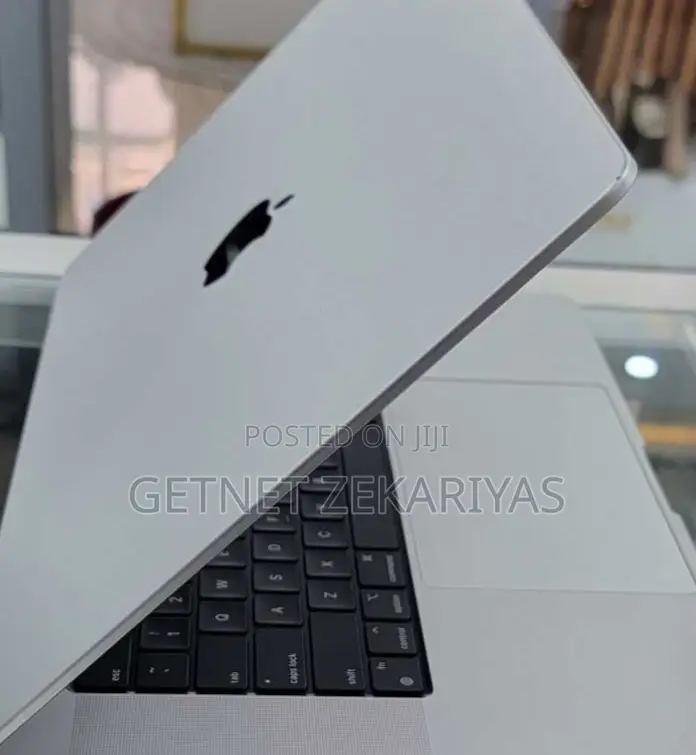 New Laptop Apple MacBook Pro 32GB Apple M1 Pro SSD 512GB