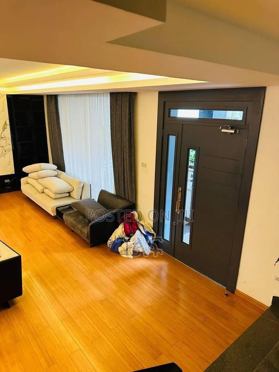 7bdrm House in አምቼ አካባቢ ቅንጡ የግል, Bole for sale