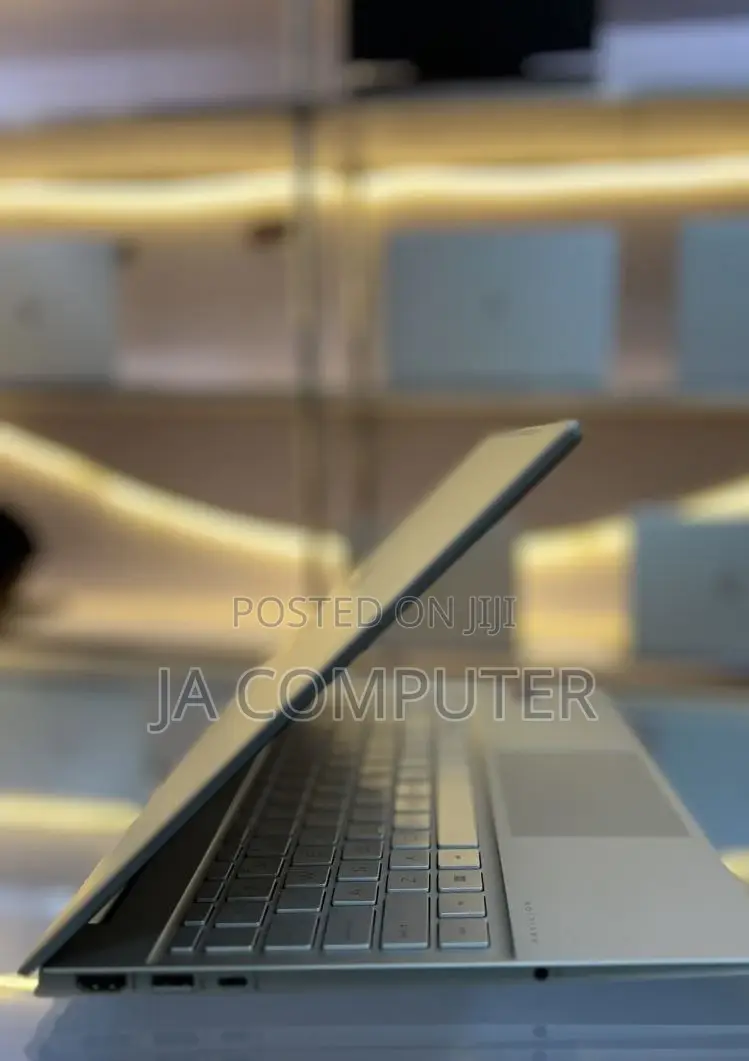 New Laptop HP EliteBook X GB Intel Core I7 SSD 256GB