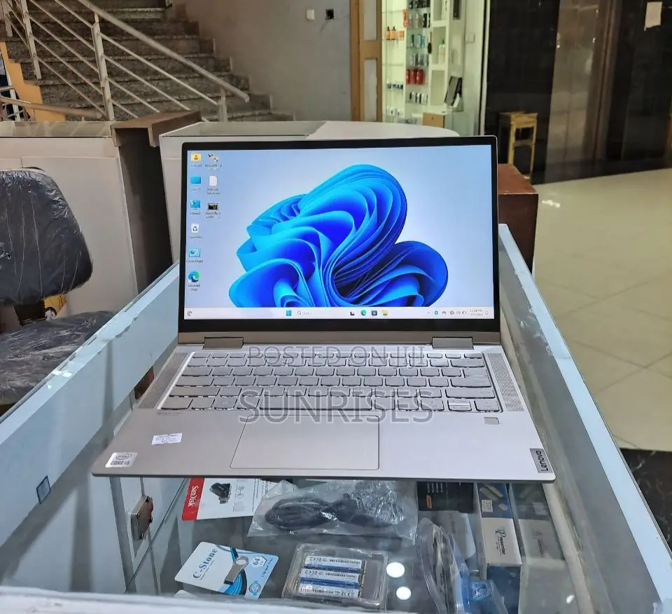 New Laptop Lenovo Yoga C740 16GB Intel Core I5 SSD 512GB