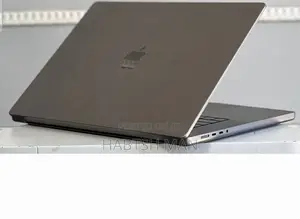 New Laptop Apple MacBook Pro M1 32GB Apple M1 Pro SSD 512GB