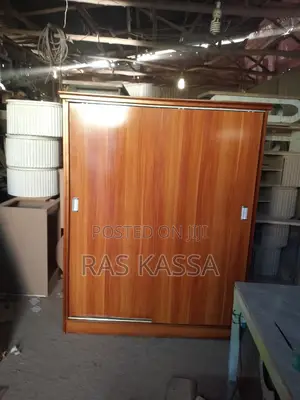 ምርጥ ተንሸራታች 1.50 ቁም ሳጥን 4